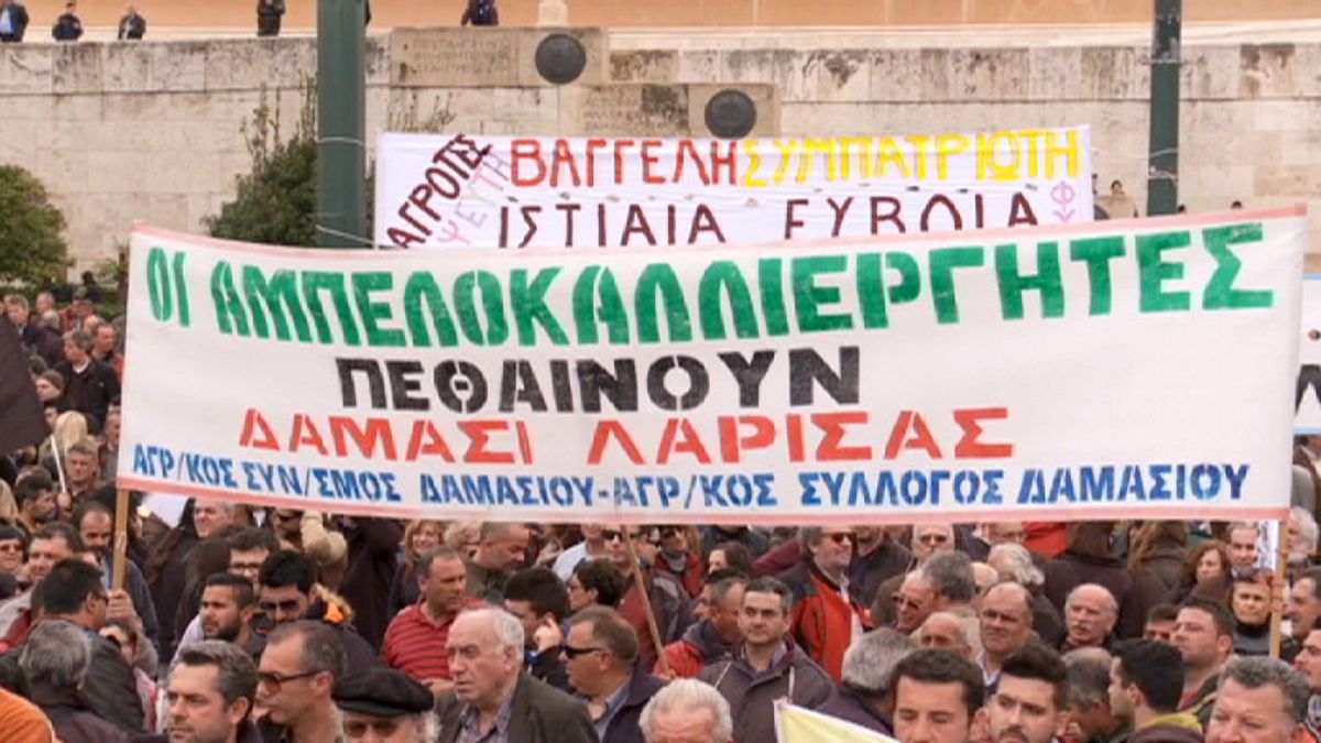 استمرار مظاهرة المزارعين اليونانيين في العاصمة أثينا لليوم الثاني
