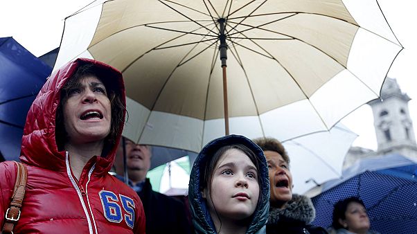 Miles de estudiantes y profesores se manifiestan en Budapest contra la política educativa del Gobierno húngaro Miles de estudiantes y profesores se manifiestan en Budapest contra la política educativa del Gobierno húngaro
