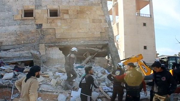 مقتل وجرح العشرات في قصف روسي صاروخي على مشفيين في إدلب وحلب مقتل وجرح العشرات في قصف روسي صاروخي على مشفيين في إدلب وحلب