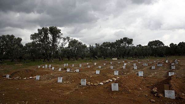 Inselfriedhof überfüllt: Neuer Friedhof für Migranten auf Lesbos Inselfriedhof überfüllt: Neuer Friedhof für Migranten auf Lesbos