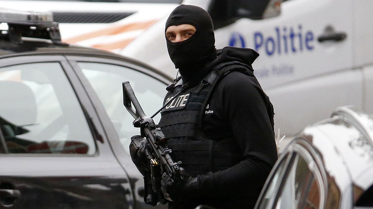 Terroristatoborzókat fogtak el Belgiumban