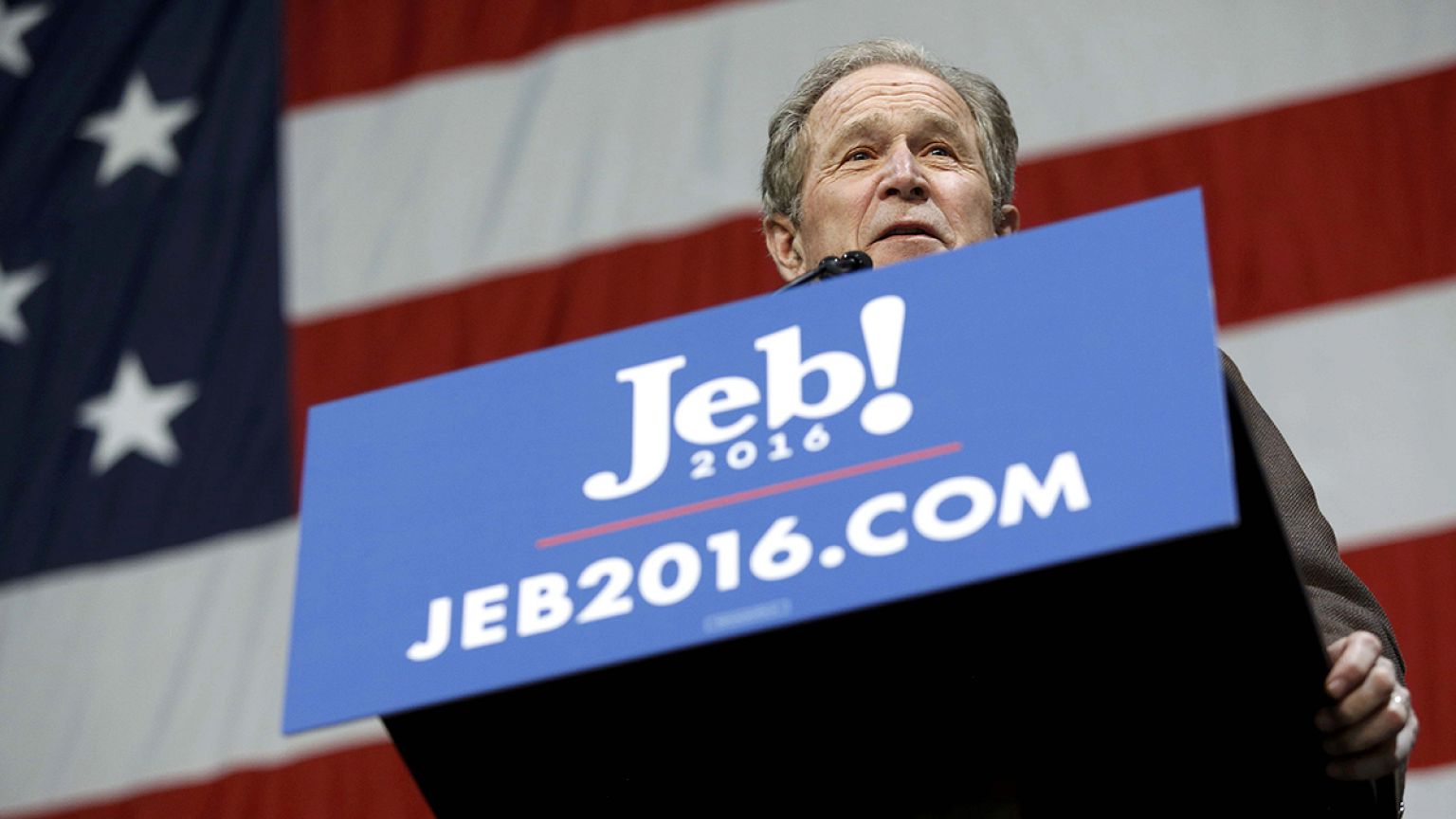 George Bush al rescate de su hermano Jeb