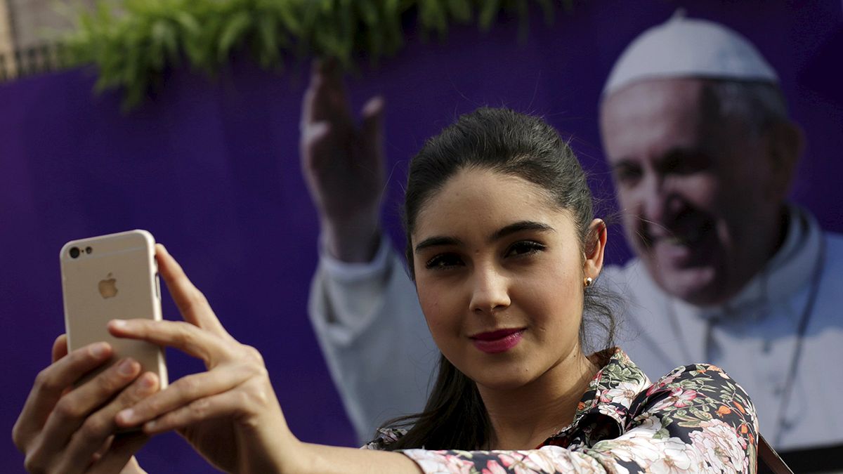 Papa Francis yerli Meksikalıların uzun yıllar maruz kaldığı dışlanma nedeniyle özür diledi