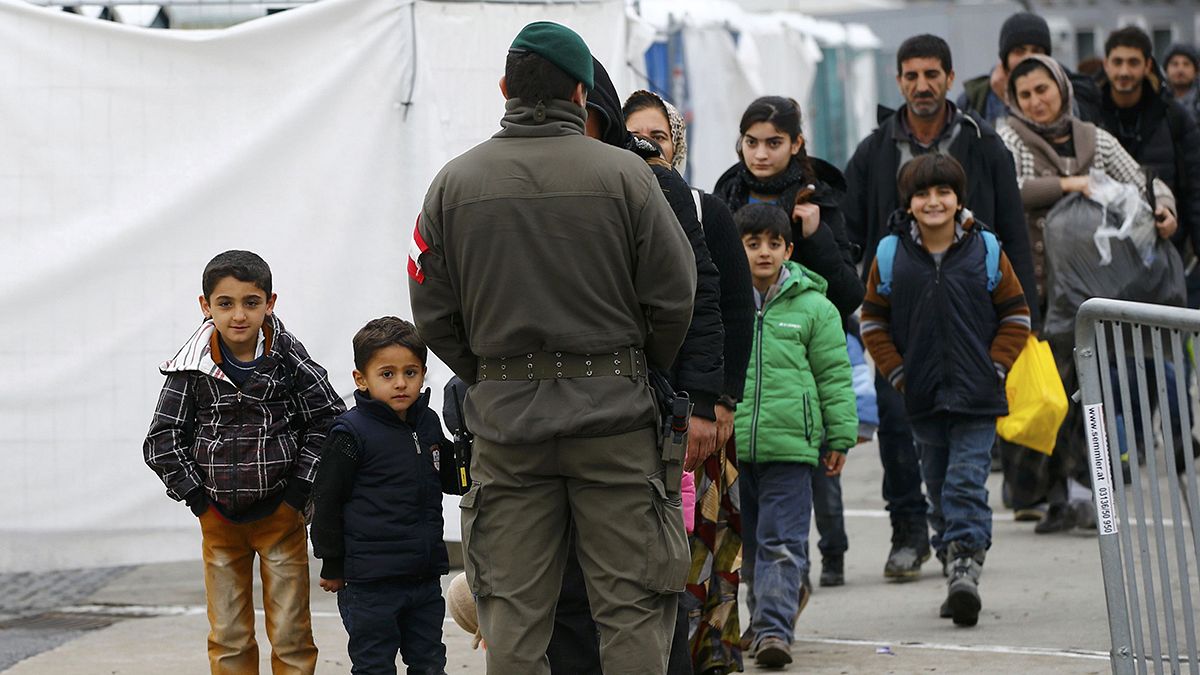 النمسا تشدد إجراءاتها الحدودية وتمنع اللاجئين من الدخول في حال استكمال حصتها