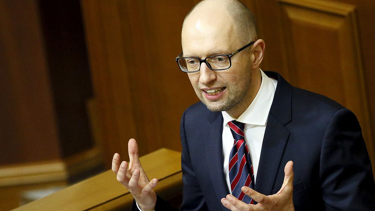 El Parlamento ucraniano rechaza al Gobierno, pero no lo derriba