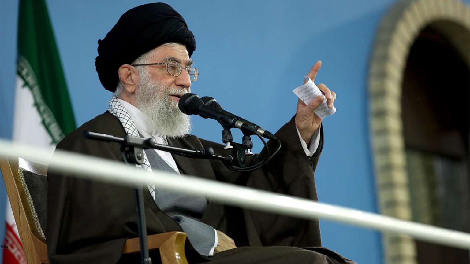 رهبر جمهوری اسلامی: دشمن می خواهد در انتخابات نفوذ کند