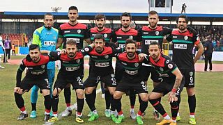 Amedspor: Ein kurdischer Fußballverein schreibt Geschichte in schweren Zeiten