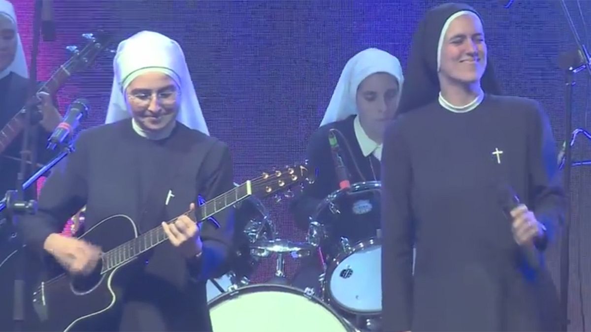 Mexique : des soeurs pop-rock pour la dernière messe du pape, ça bouge !