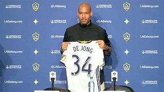 LA Galaxy son yıldızı Nigel de Jong'u tanıttı
