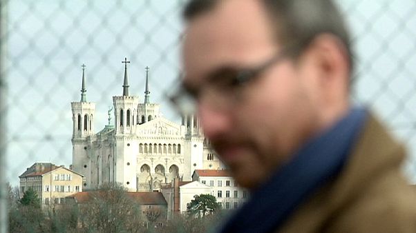 La croisade des victimes présumées d'un prêtre pédophile La croisade des victimes présumées d'un prêtre pédophile