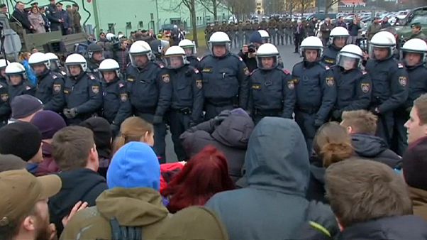 Austria desafia a Bruselas con sus nuevos controles fronterizos para refugiados Austria desafia a Bruselas con sus nuevos controles fronterizos para refugiados