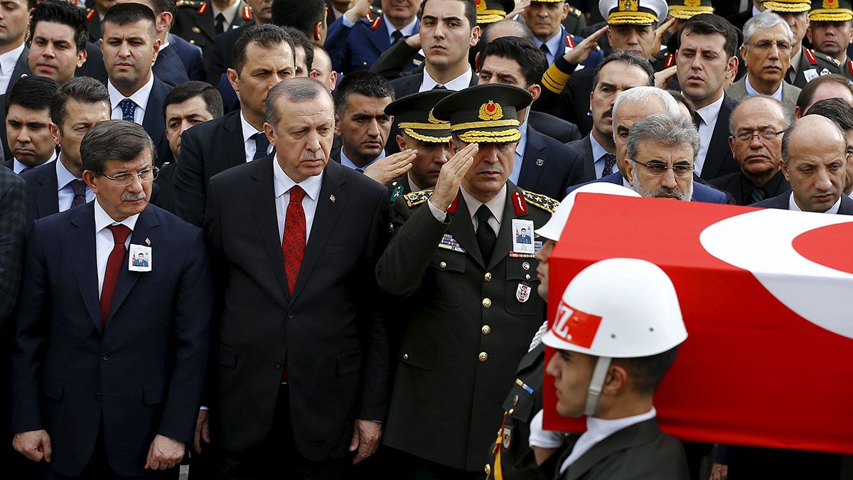Анкара обвиняет - курды отвергают обвинения в причастности к теракту
