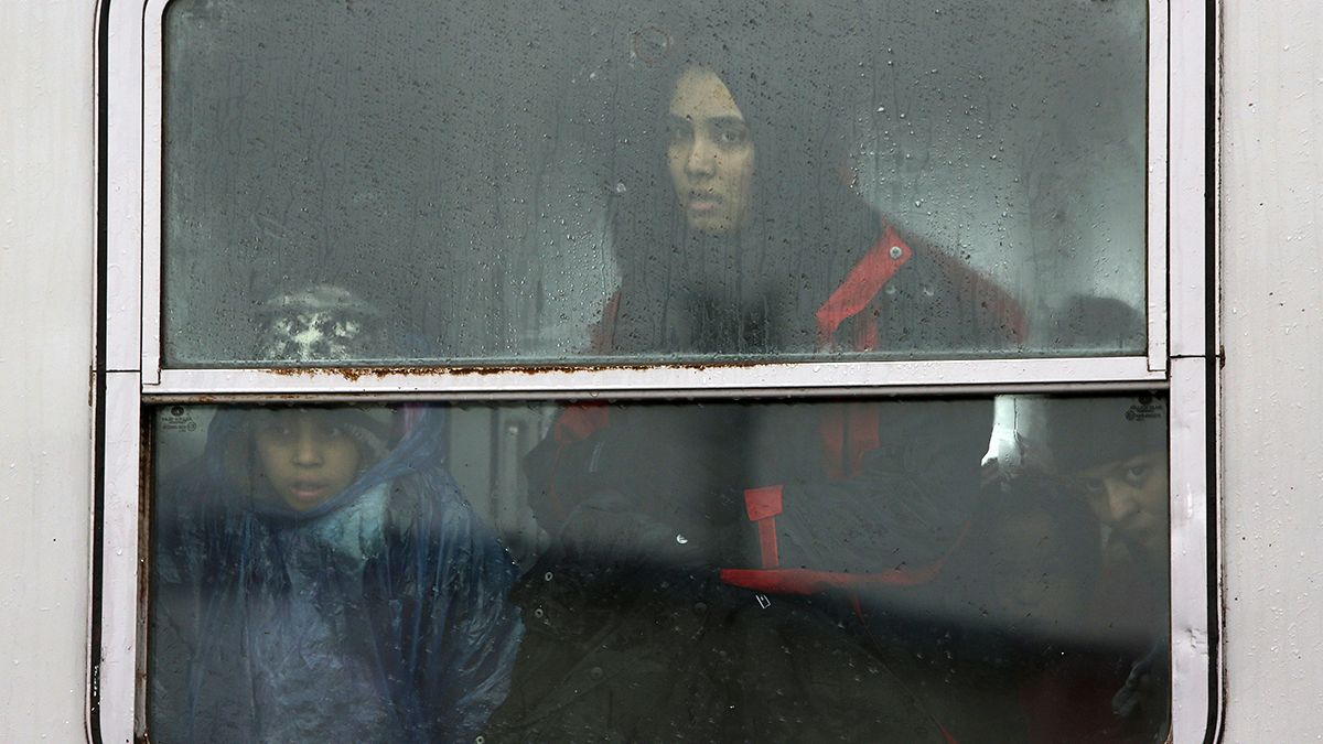 Korlátozná a naponta átengedett menedékkérők számát Ausztria