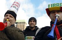 Spain: Taxi drivers protest over Uber competition