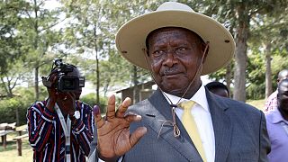 Uganda'da Yoweri Museveni dördüncü kez iktidarda