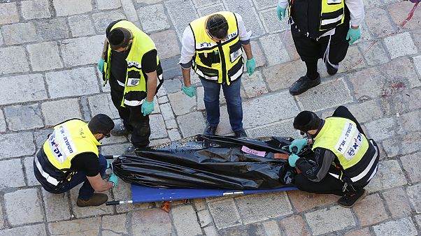Jerusalem: Polizei erschießt palästinensischen Angreifer Jerusalem: Polizei erschießt palästinensischen Angreifer