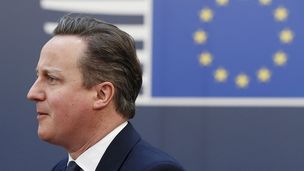 Brexit: Cameron's EU reform talks hit 'critical' snags