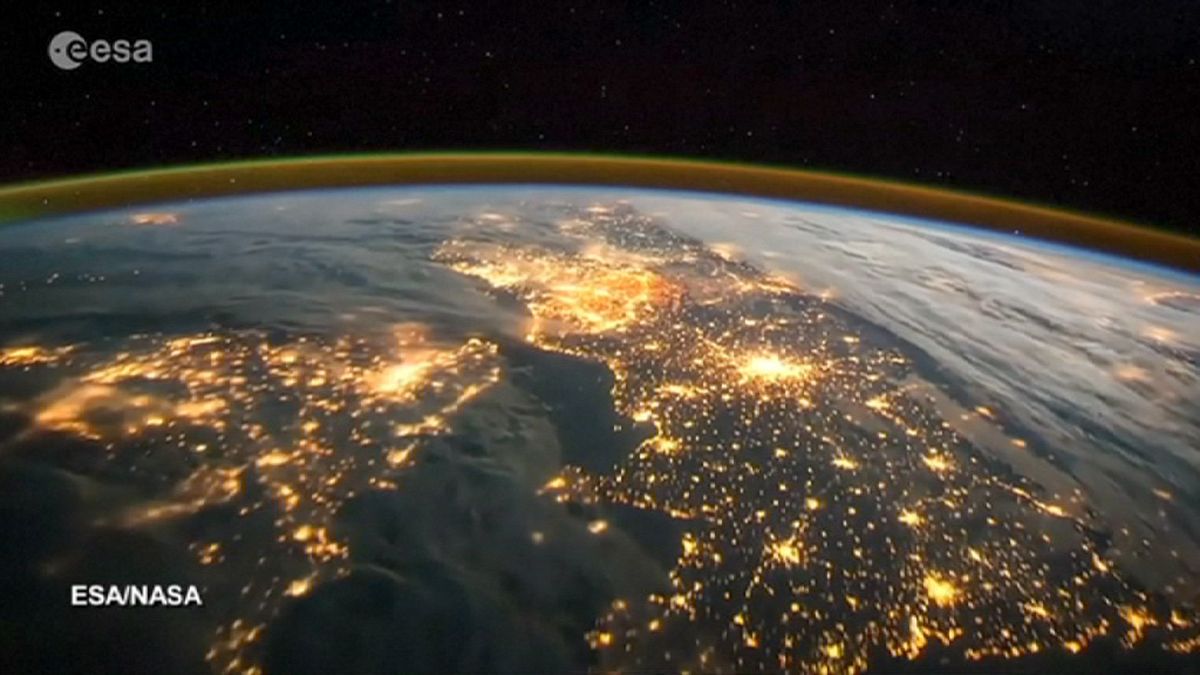 UK astronaut Tim Peake films the British Isles from the ISS