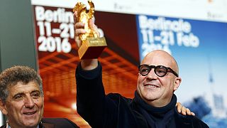"نار في البحر" لجيانفرانكو روسي يفوز بجائزة الدب الذهبي في مهرجان برلين السينمائي