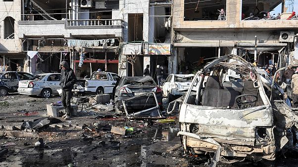 Al menos 46 personas mueren en un doble atentado en la ciudad siria de Homs Al menos 46 personas mueren en un doble atentado en la ciudad siria de Homs