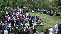 Christchurch: Ein Fluss aus Blumen für die Erdbeben-Opfer