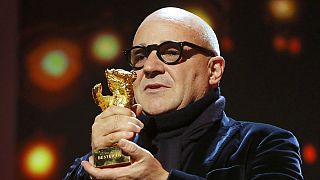 فيلم "نار في البحر"، يفوزبجائزة الدب الذهبي في مهرجان برلين السينمائي
