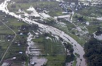 کمک رسانی به طوفانزدگان فیجی آغاز شد