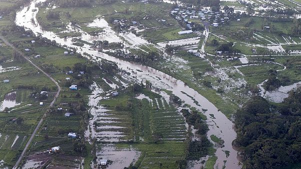 Fiji: ciclone spazza via interi villaggi, 80% popolazione senza elettricità Fiji: ciclone spazza via interi villaggi, 80% popolazione senza elettricità