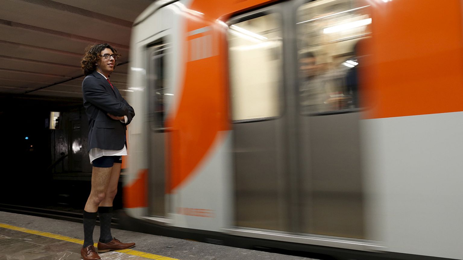 "Unten ohne" in der U-Bahn