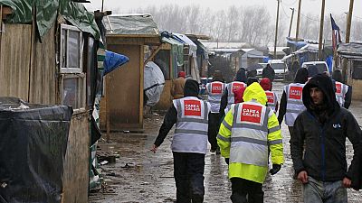 Le démantèlement de la jungle de Calais ajourné