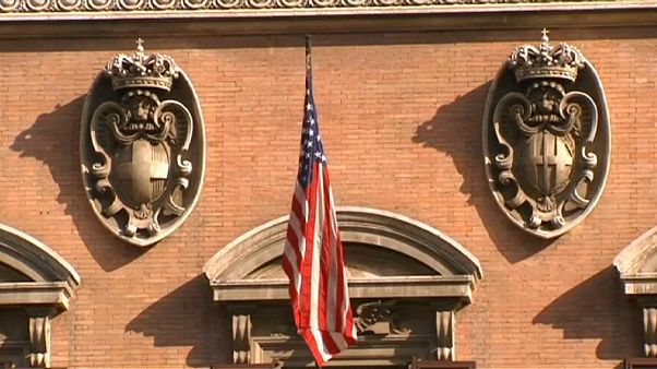 Wikileaks, Farnesina convoca ambasciatore Usa dopo scandalo intercettazioni Berlusconi Wikileaks, Farnesina convoca ambasciatore Usa dopo scandalo intercettazioni Berlusconi