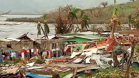 Las islas Fiyi siguen aisladas tras el ciclón