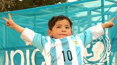 Trikottausch in Kabul: Messi beglückt 5-jährigen Fan