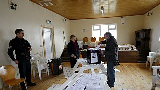 No clear winner expected as Ireland votes in general election