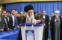 Eleições no Irão: Urnas abertas para escolher Parlamento e Assembleia de Peritos