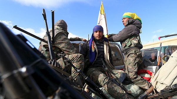 Siria: la tregua vacilla prima di entrare in vigore, intensi raid aerei Siria: la tregua vacilla prima di entrare in vigore, intensi raid aerei
