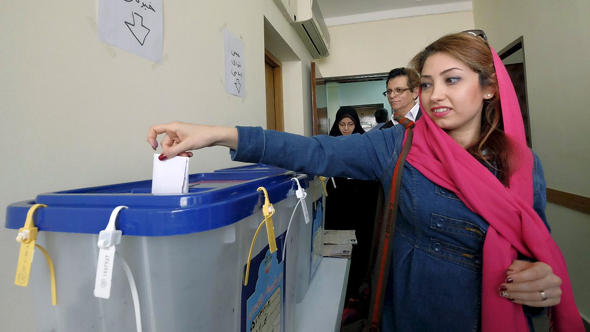 نخستین انتخابات پس از برجام در ایران برگزار شد