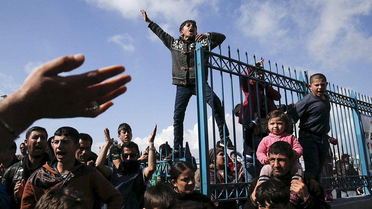 بسته شدن مرزها در کشورهای بالکان و سرگردانی هزاران پناهجو در یونان