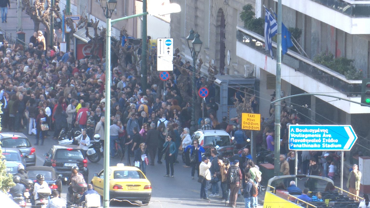 Αθήνα: Διαμαρτυρία στην πρεσβεία της Αυστρίας για το προσφυγικό