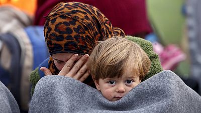 Des milliers de réfugiés bloqués à la frontière entre la Grèce et la Macédoine