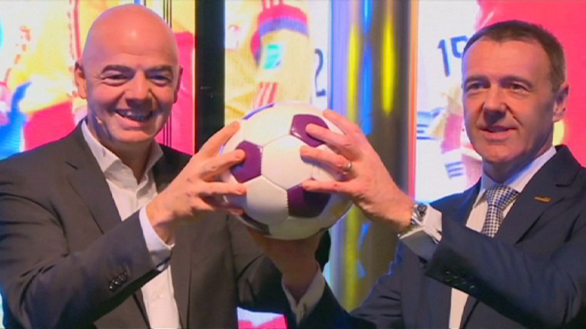 Infantino FIFA Futbol Müzesi'ni açtı, gözler Blatter'i aradı