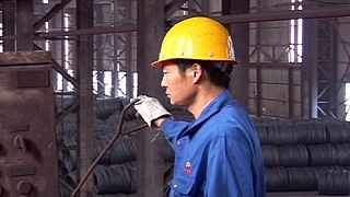China vai despedir 1,8 milhões de trabalhadores dos setores do aço e carvão