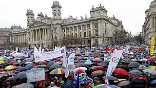 "Não quero ir à escola" - protesto de alunos e professores na Húngria