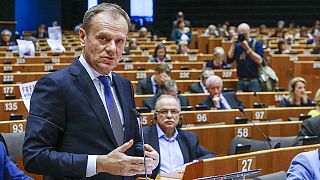 دونالد توسك، رئيس المجلس الأوروبي، يدعو لمساعدة اليونان و يقوم بجولة تشمل النمسا و دول البلقان