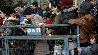 EU plans new aid scheme to help Greece with refugees