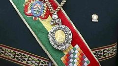 Image: The stolen presidential regalia