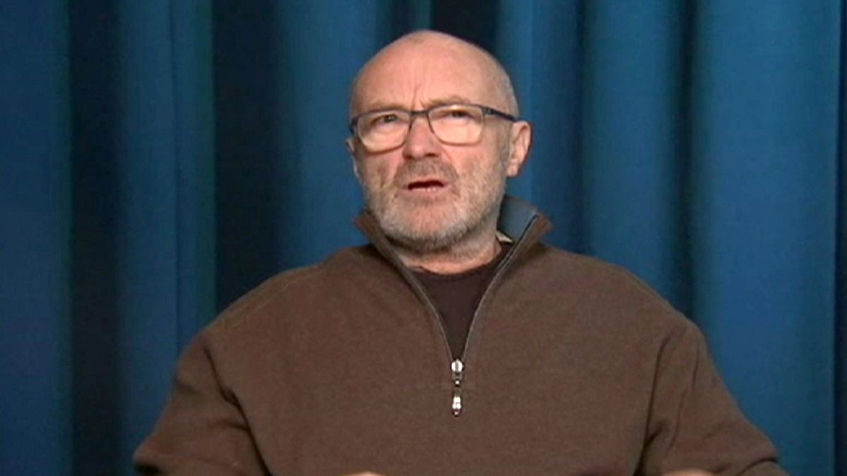 Phil Collins sahnelere geri döndü