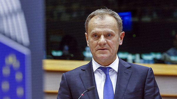 Tusk aux migrants économiques : "Ne venez pas en Europe" Tusk aux migrants économiques : "Ne venez pas en Europe"