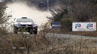 Andreas Mikkelsen "pisa a fondo" en el Rally de México