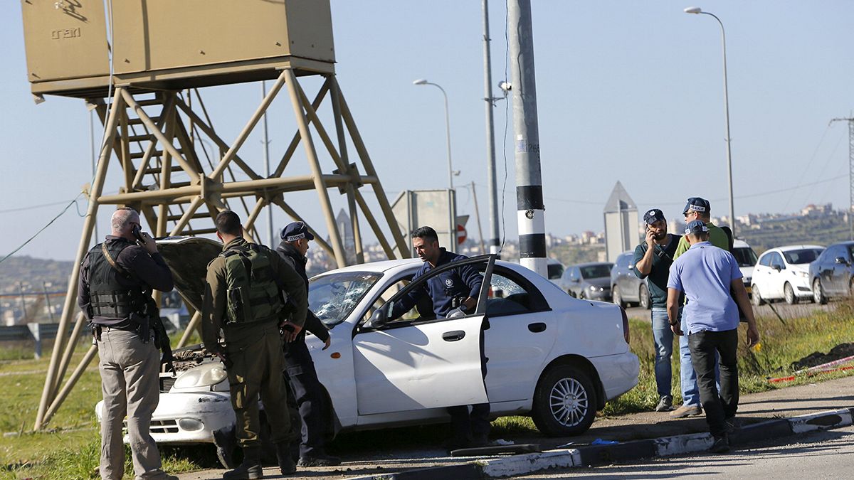 Палестинка направила машину на израильских солдат на Западном берегу Иордана